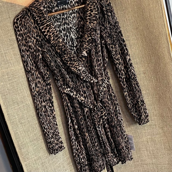 NWT! women's ASOS DESIGN plisse frill wrap mini dress leopard - Picture 6 of 10
